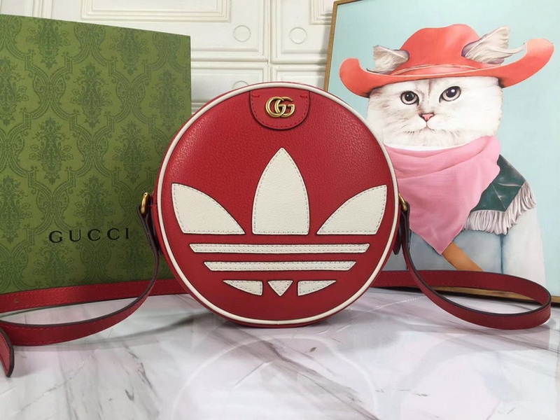 Gucci Handbags 267